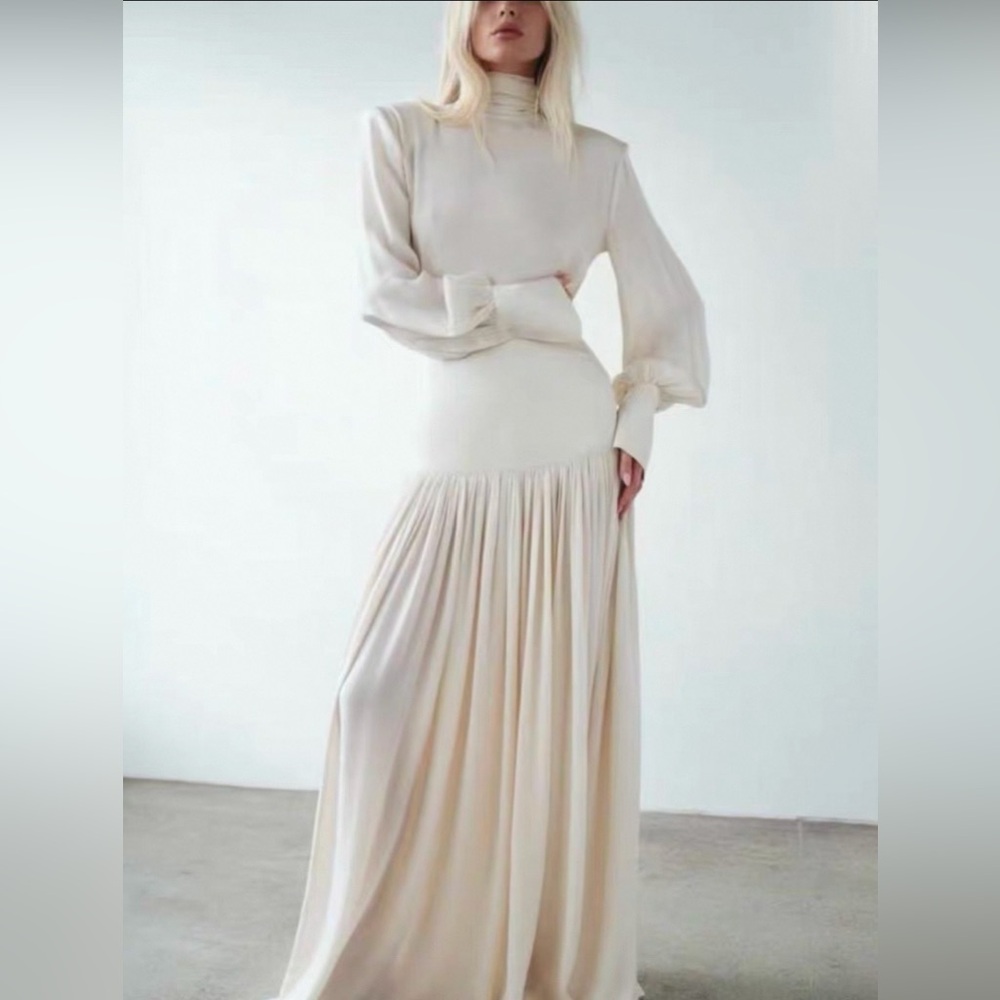 Helsa : Elegant Cream Maxi Dress brand new